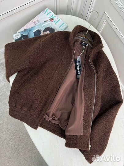 Теплый бомбер женский