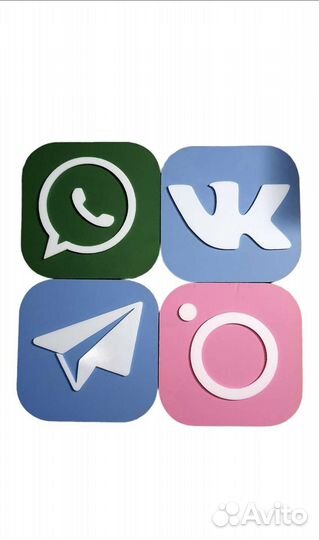 Логотипы социальных сетей из пенопласта