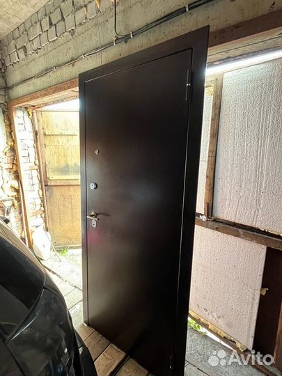 Металлическая дверь бу