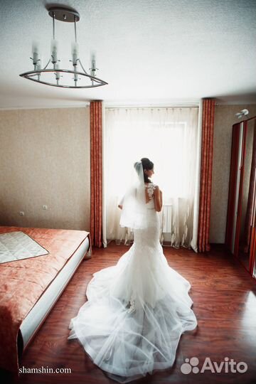 Свадебное платье со шлейфом 42 размер