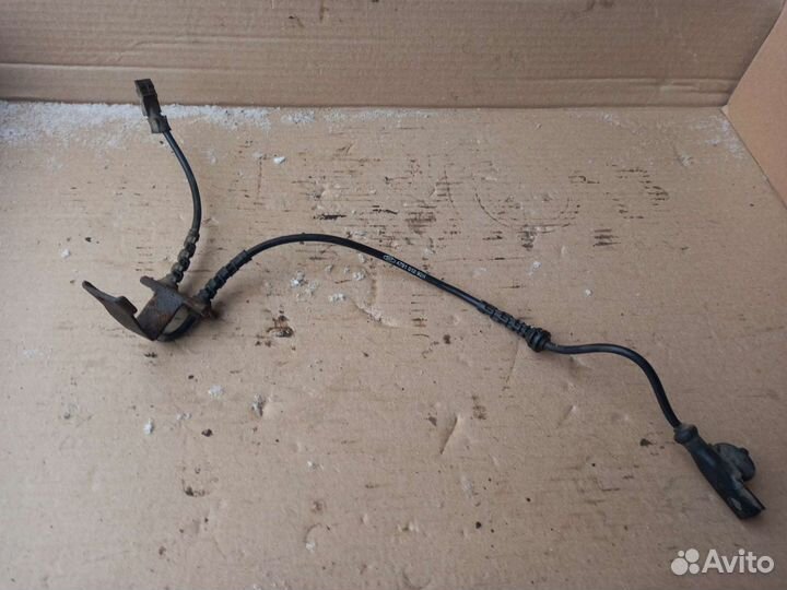 Датчик абс передний Logan 1 Sandero Largus