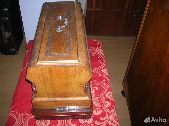 Ручная швейная машина 