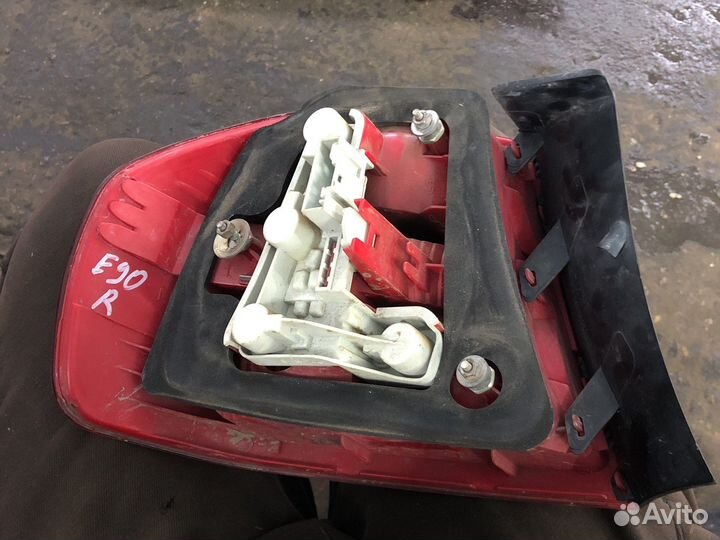 Фонарь задний правый в крыло bmw 3 е90