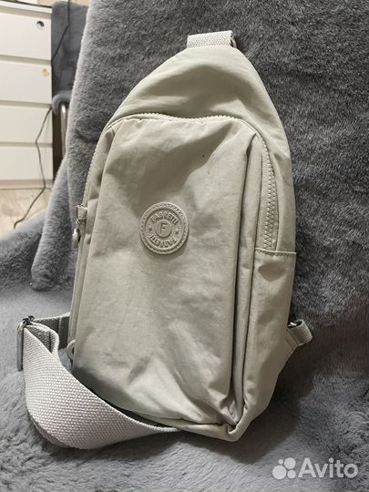 Продам сумку через плечо