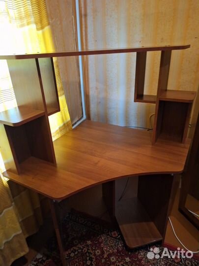 Компьютерный стол б.у