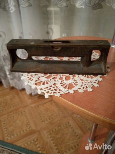 Уровень металлический