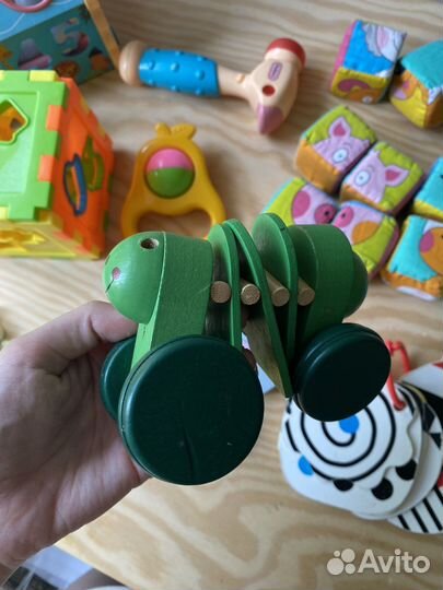 Пакетом игрушки от 0 до 2 лет