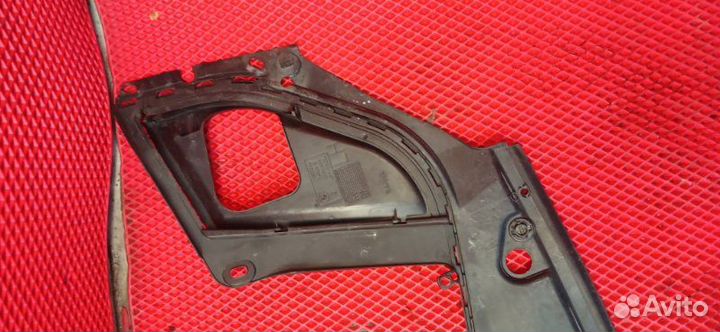 Жабо переднее левое Bmw 5-Series F10 N52B30AF 2010