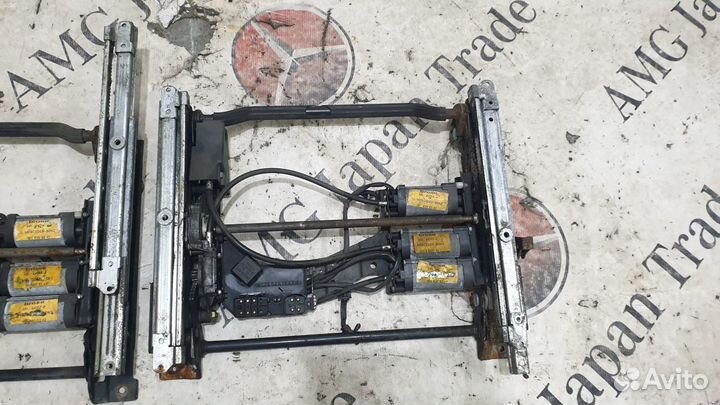 Салазки передних сидений на Mercedes Benz W126