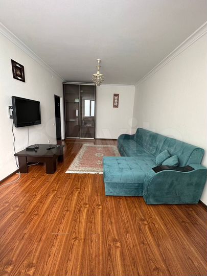 2-к. квартира, 60 м², 4/9 эт.