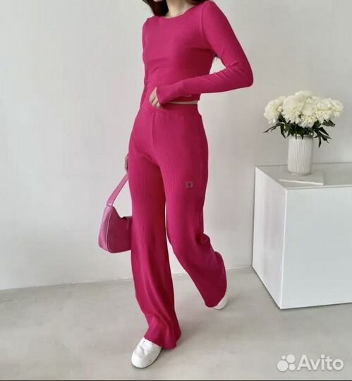 Костюм женский новый