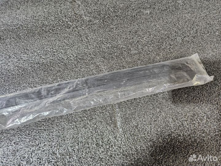 Toyota Prado 150 Уплотнитель капота Левый