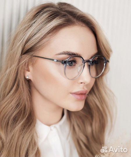 Стильные очки с фотохромными линзами