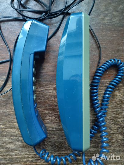 Мобильный телефон