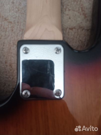 Бас гитара Homage