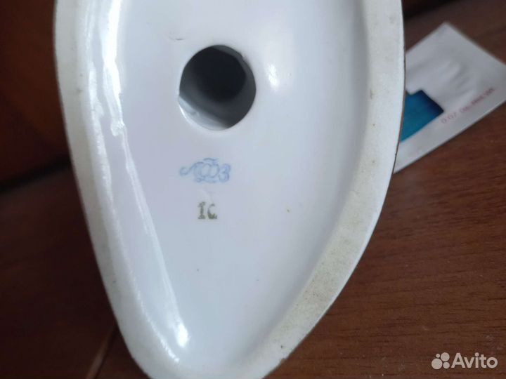 Статуэтка фарфор