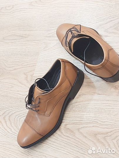 Продаю мужские ботинки новые оригинальные 44