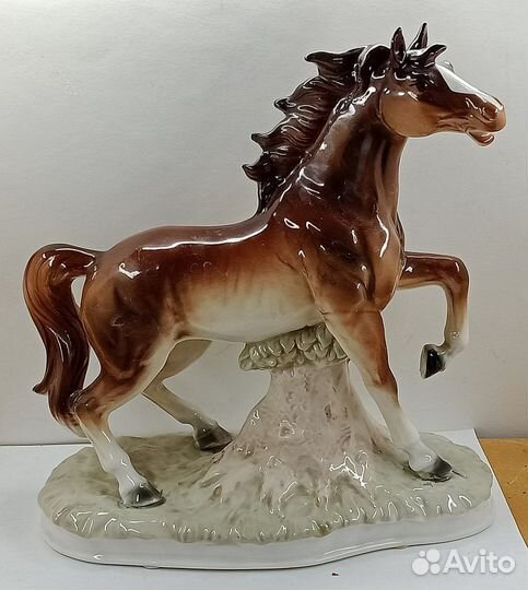 Статуэтка Конь Европа (027585)