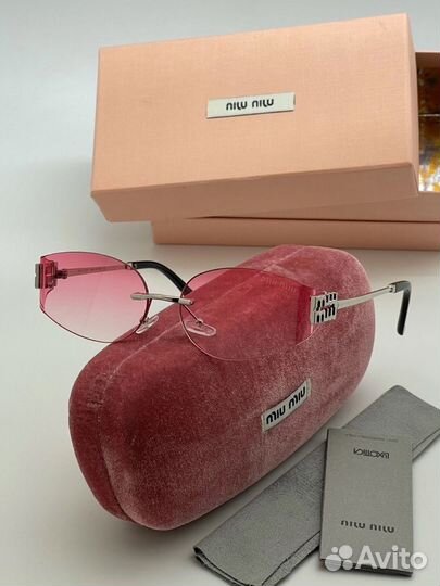 Солнцезащитные очки miu miu