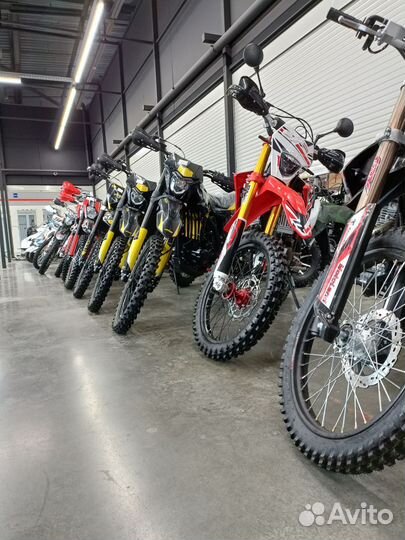 Эндуро мотоцикл Motoland. Большой выбор моделей