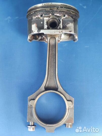 Поршень с шатуном в сборе