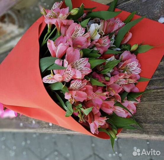 Альстромерии в букете