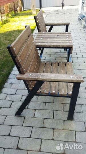 Скамейка со столиком