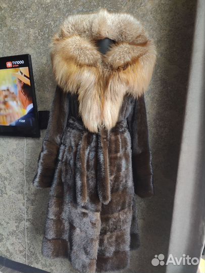 Шуба норковая с капюшоном из лисы 42'44'46