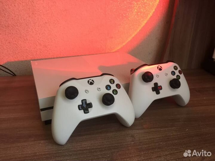Xbox One s 2 геймпада 1tb