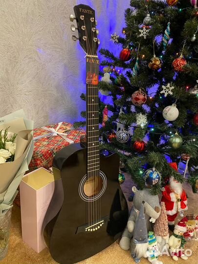 Акустическая гитара