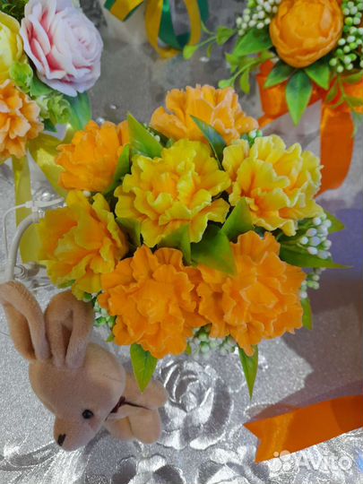 Кашпо велосипед с мыльными цветами