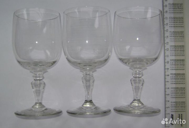 Три бокала для белого вина