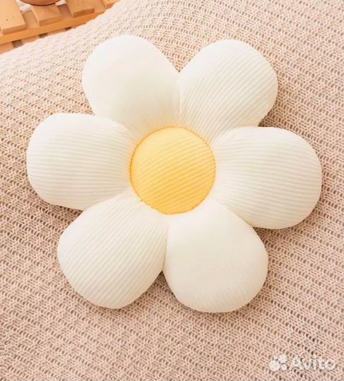 Подушка ромашка