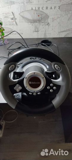 Игровой руль с педалями