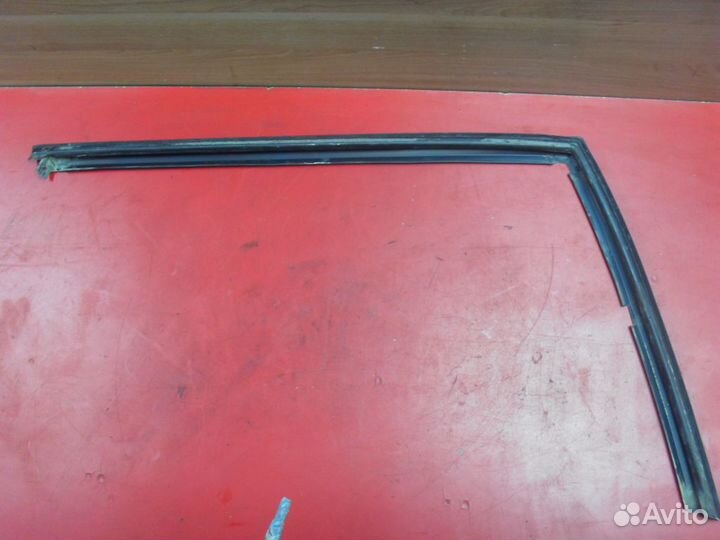 Уплотнитель стекла двери Chevrolet Lacetti (J200)