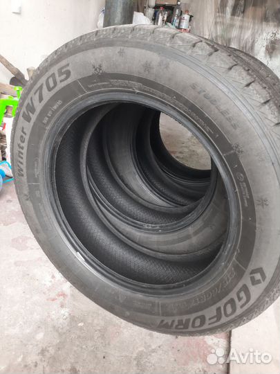 Goform W705 215/60 R17