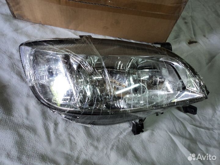 Фара правая Опель зафира