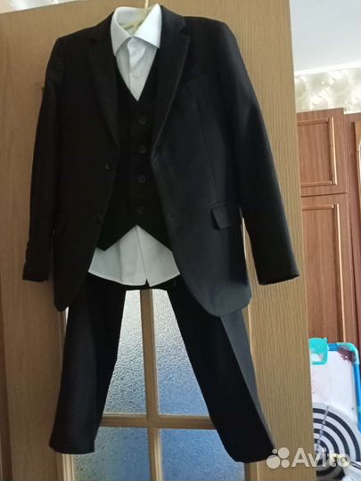 Школьный костюм тройка 122-128