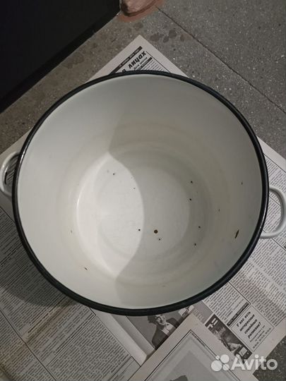 Кастрюли эмалированные продам