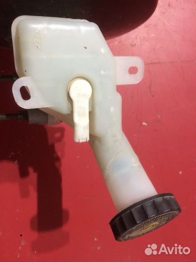 Бачок тормозного цилиндра Mitsubishi Outlander