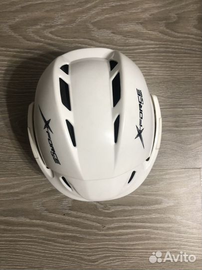 Хоккейный шлем