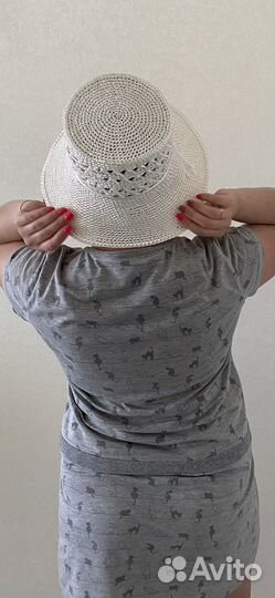 Шляпа из рафии ручной работы