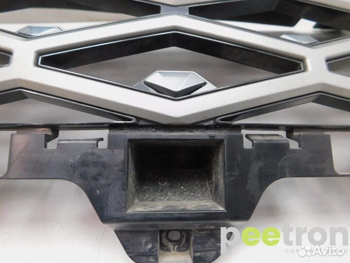 Б/У Б/У Решетка радиатора б/у Отремонтированы неб