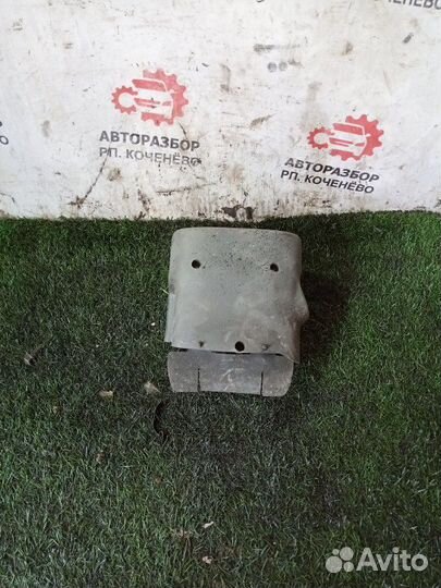Кожух рулевой колонки Suzuki Escudo G16A