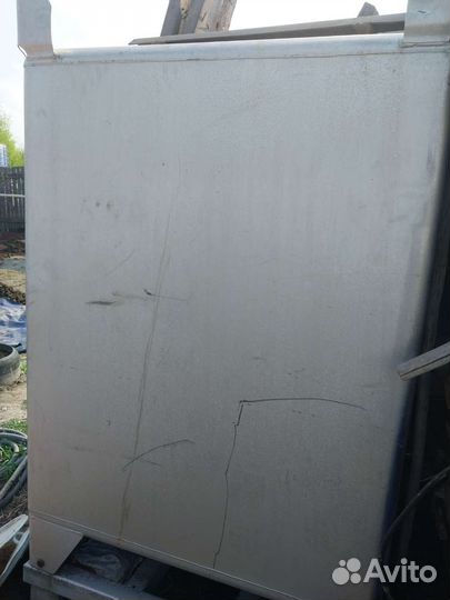 Емкость для воды из нержавейки на 1,5 куба