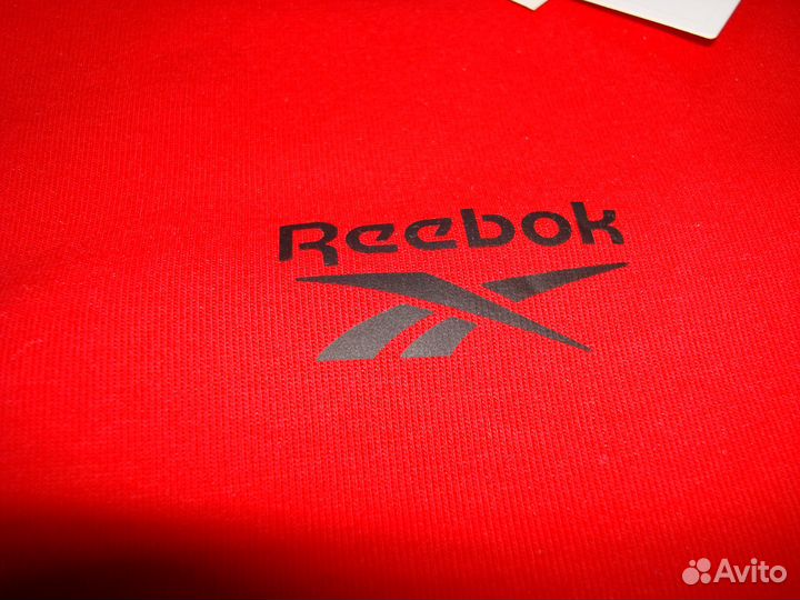 Новая оригинальная толстовка Reebok