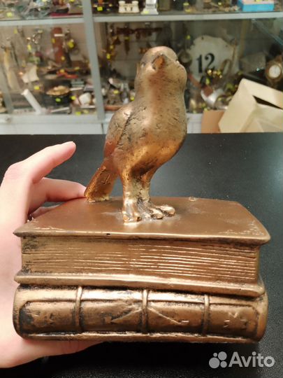 Интерьерная статуэтка 