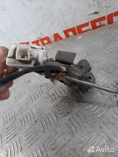 Замок двери багажника Мазда Атенза GG