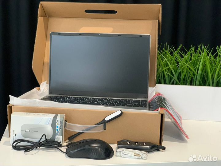 Офисный ноутбук intel celeron J4105