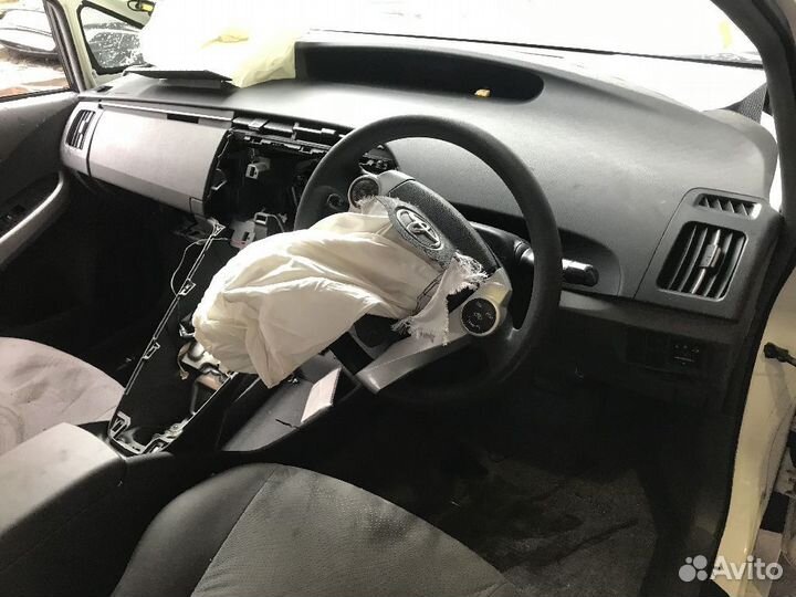 Радиатор двс Toyota Prius ZVW30